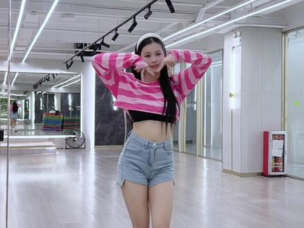 你可以永远相信ITZY的DB! 新歌MOTTO超仙Dance Break慢速保姆级教学
#itzy #motto #motto舞蹈挑战 #舞蹈教学 #抖音潮流舞蹈大赛