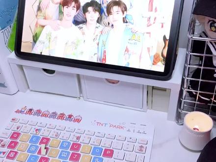 蓝牙键盘的使用方法来啦,请花花们查收~#时代少年团 #周边 #蓝牙键盘