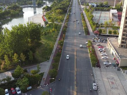 航拍仙桃二中钱沟南路校区,有小学部和初中部,可容纳学生3500人 #我的城市由我拍 #仙桃航拍 #仙桃学校