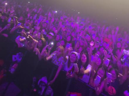 感谢@KNOWKNOW 和他的粉丝帮我实现我的歌手舞台梦#现场版live