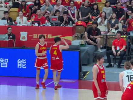 来看杨力维场上喊“妹妹”和超快反应#杨力维 #杨舒予 #亚洲杯