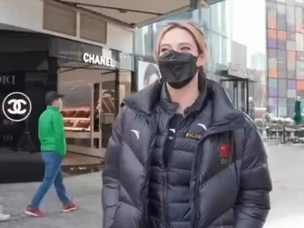 谷爱凌现身北京三里屯/谷爱凌之家。#谷爱凌#