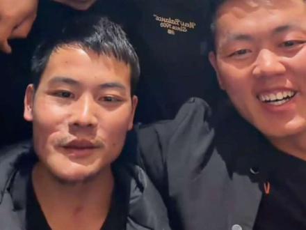 刀疤哥和王大励再次合作,感谢墨布导演和武指,@山水刀疤哥 @刀疤哥 #荒野刀疤哥 #山水刀疤哥 #直播录屏分享 #短剧推荐 #刀疤粉