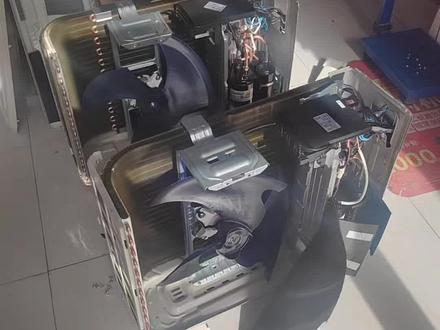 美的空调拆机,大家自我比较