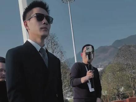 你知道网红差距有多大吗?一年能挣多少钱吗?800万粉丝索图,低调到令人敬佩,今天带你认识真实、低调、接地气的索图……#索图#索图大舞台#网红#重庆奉节#奉节文旅
