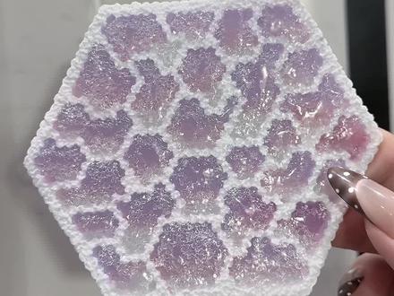 紫水晶冰裂杯垫!
原创老师:@冬连绵
#拼豆