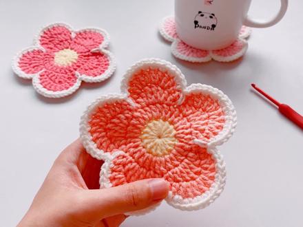 钩针编织:花朵杯垫,撕去媚俗,你是一朵傻傻的可爱