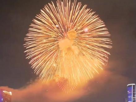 杭州亚运会,将于2022年9月10日至25日举行。我爱你杭州!我爱你中国!
#城市的夜晚 #向烟花许个愿 #烟花🎆 #杭州 #亚运会