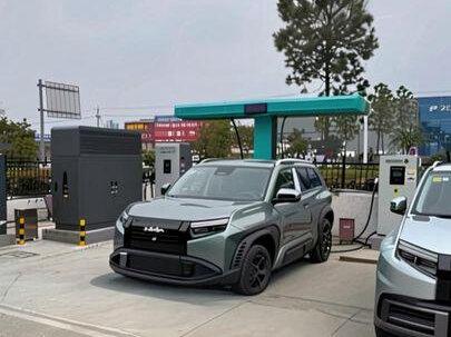 今天详细的给大家介绍下比亚迪的二代闪充桩,确实是黑科技满满,使用十分便利,设计贴心合理,今年落地两万座,未来更多!!#比亚迪第二代刀片电池 #比亚迪闪充中国战略#313方程豹钛3闪充版上市