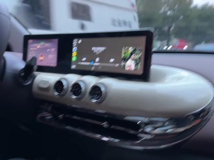 五菱缤果车主必加装的一个功能CarPlay!大屏操作提升使用感受,连接好以后每次开车上车就能自动连接,超级省事,可以直接打开自己常用的音乐软件播放自己收藏的歌单,导航也很方便。直接语音拨打电话。赶快收藏操作起来吧!#五菱缤果 #天南地北聊五菱 #新能源汽车