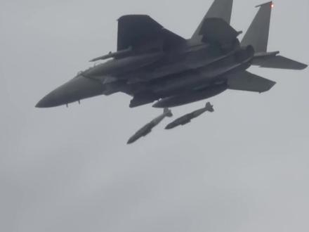 美军再次炮轰伊朗,本以为是天罗地网却被电子战飞机渗透蒙骗 #硬核深度计划 #中东局势 #国际局势 #热点知多少