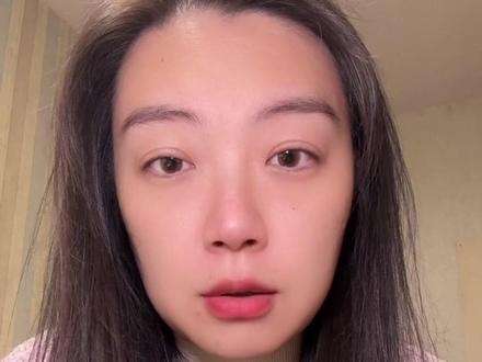 得闲谨制宣传的逆流操作: 收起收割观众情绪的镰刀,选择让观众评判作品本身。这才是影视行业良性发展的方向。作品的好坏应该是看故事看创作看内核,而不是题材,抗日题材不应该是电影口碑的保险箱。#得闲谨制 #小澄er的宣传分析 #正午阳光 #2025影娱年终大赏 #2025年度影娱漫谈