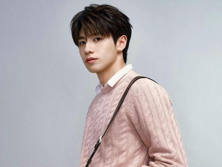 朱志鑫再次亮相米兰时装周,他的表现如何?#朱志鑫 #hello时尚季 #男明星 #时尚