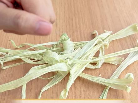 自制玉米叶啃咬玩具#牡丹鹦鹉 #鹦鹉玩具diy
