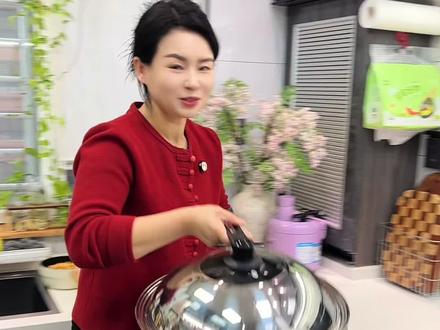 这个无涂层的双耳大铁锅炒菜可真香!特别厚实,越用越丝滑!#无涂层铁锅 #健康锅