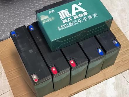九号E80CMK2加装32Ah铅酸电池完整安装教程来了!🔋
原厂仓体放不下,全程总共只需要切割3处✂️,每一步细节全部拍清楚,看完这一期,新手小白也能自己动手搞定更换电池🛠️。
顺带统一回复粉丝问得最多的问题:组车工具怎么选?
我新入手这一款拆装电池日常维修
这款电动扳手真心不错👍,扭矩足、拆螺丝省力,维修必备实用好物分享给大家!
#9号e80cmk2 #铅酸电池 #00后小林玩车 #罗特电动工具 #罗特电动扳手