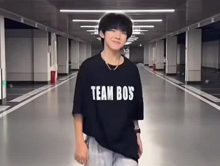 #宝藏男孩儿 @张嘉懿Austin