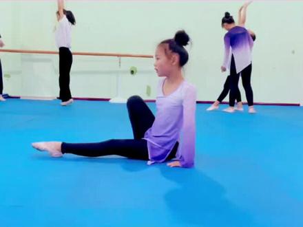 3分钟教你学会《坐撑后桥》中国舞基本功技巧教程——课堂实拍#创作灵感 #七彩之路舞蹈 #舞蹈课堂随拍 #舞蹈基