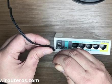 MikroTik RouterBOARD reset复位键介绍