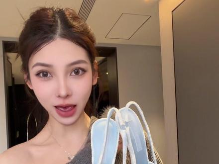 早春辣妹先发制人!颜值和舒适我全都要!
#今日穿搭 #小ck蝴蝶结高跟鞋 #高跟鞋