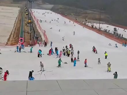 过年就来【合肥闸山滑雪场】体验滑雪的乐趣吧!#合肥周边游 #滑雪 #滑雪季 #庐江 #玩的就是心跳