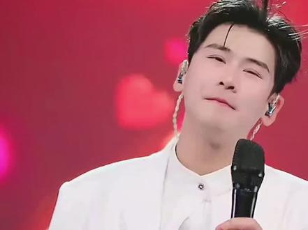 哈哈,今晚逸洋不播,拍视频穿女妆八点偷偷的会去小北直播间,大家不要告诉小北@小@小北💎星城少年 一起期待逸洋的新角色女妆扮会不会很辣眼睛😅😅😅@逸洋🐏(我爱直播·星城) @小北💎直播号