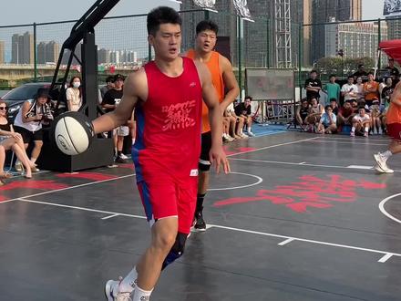 可能我们还做的不够好,下次我们一定会把手伸的再直一点,运球速率再快一点,可能我们就不会这么早犯满了。