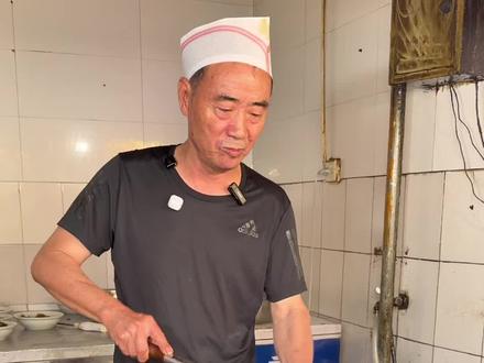 安徽蚌埠神店,老板从厨39年,实名推荐蚌埠老字号扣肉罐头 #淮河扣肉 #蚌埠美食 #安徽美食