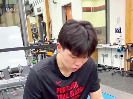 杨瀚森背部受伤缺战!乐福27分率领混音复仇勇士! #杨瀚森 #开拓者 #dou来nba #nba发展联盟 @DOU+小助手