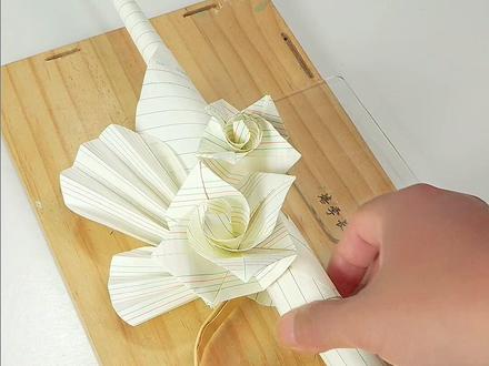 一起来手搓一把,玫瑰西洋剑🌹 #折纸 #手工 #折纸教程