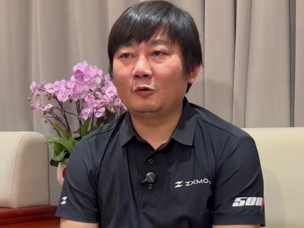 在刚刚结束的2026世界超级摩托车锦标赛(WSBK)荷兰站WorldSSP组别第一回合正赛中,中国摩托车制造商“张雪机车”获得第四名。赛后,“张雪机车”创始人张雪回应人民日报记者提问。