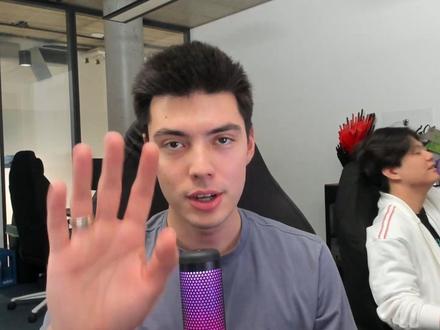 【熟肉】nAts思维模式课#4:七步设置公式,一键顺手打瓦。 源地址:https://www.youtube.com/watch?v=jQHWGpKVs9Q
发布时间:2026年2月20日
大家好 👋
今天我们来聊 七 个能帮你改善《无畏契约》设置的技巧。
关于我:
我叫 Ayaz “nAts” Akhmetshin,是 Team Liquid 的《无畏契约》职业选手。我的主力特工是保安和蝰蛇。我玩这款游戏很多年了,所以你可以放心参考我的经验 😉
感谢大家的支持!
看得开心!
关注我的社交媒体:
• Twitch:/ nats
• Instagram:/
• Twitter:/ nats__ss
• TikTok:/ natsofficialvlr
• Telegram:https://t.me/nAtstg
#nAts #Liquid #valorant #THEnAtsMindset
#无畏契约