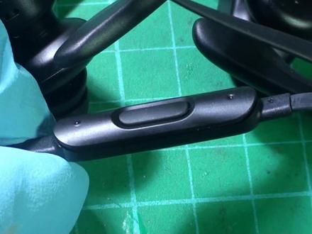 beats3魔音耳机线控拆解其实也很轻松
