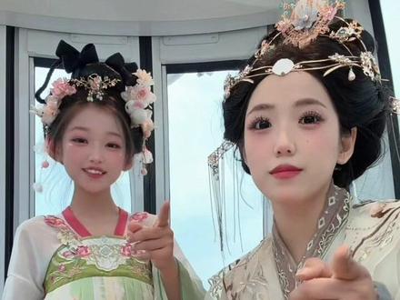 摩天轮上跳一个🎡 #汉服闺蜜#假期游玩 #手势舞#古风