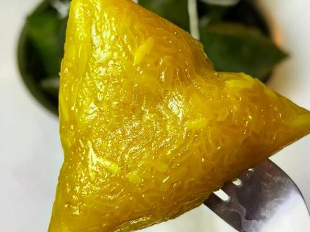 分享一款简单易做的碱水粽做法,晶莹剔透,Q弹软糯,沾上白糖吃,寻找小时候的味道#碱水粽 #广东碱水粽 #包粽子教程 #栀粽#端午节我就这样吃粽子