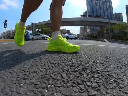 迈乐森行星蛋科技跑鞋:稳定支撑又缓震。
#跑鞋 #运动装备 #好鞋推荐 #运动穿搭