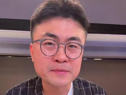 只是情绪不稳定吗? #上海二工大回应学生吼老师事件 #浓眉奶爸替你说