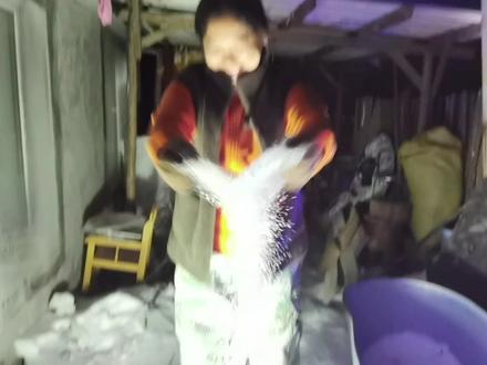 东北过年有做冰灯的习俗,你们那过年有什么习俗啊?