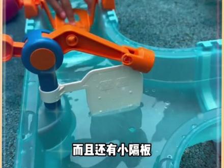 觉也不睡了,妈也不喊了,两眼一睁就是玩,这个超大豪华版#水上乐园 真的硬控我女儿,超多玩法怎么也玩不腻,我女儿玩的停不下来#玩水玩具#六一儿童节礼物 #戏水玩具 #玩水的快乐