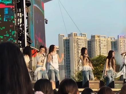 2026贵阳superlive音乐节《R U UP》舞台#RED组合 #贵阳superlive音乐节 #red贵阳superlive音乐节 #女团 #Ruup