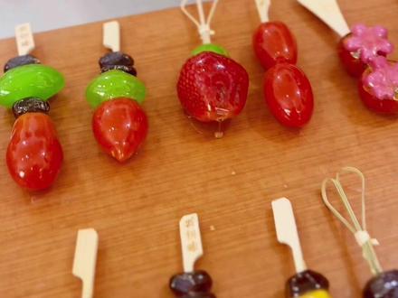 家里有电锅的也可以做出又薄又脆又亮的冰糖葫芦#手把手教学 #冰糖葫芦 #迷你小串糖葫芦