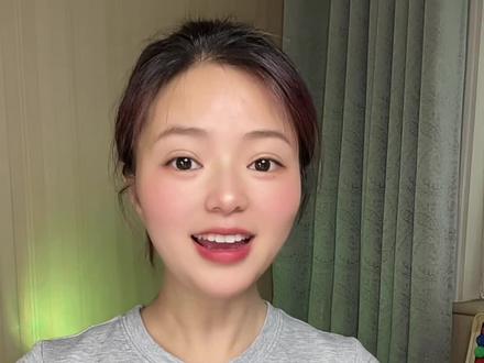 我原本以为AI视频只是做特效。 直到最近看到很多AI分身内容,才发现AI视频已经开始进入下一阶段了。即梦这次的“出镜模式”,更像是在重新改变内容的制作方式。本视频由#即梦AI 出镜模式制作#AI分身戏精大赛#用即梦AI过戏瘾 #AI短剧#ai对话日常