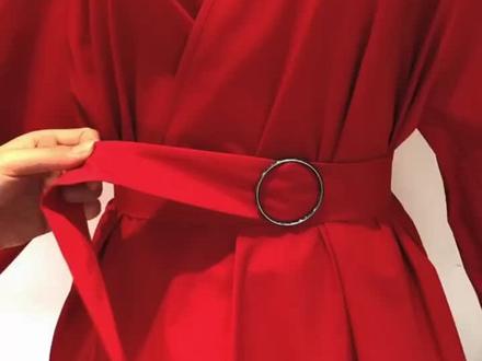 环扣腰带这样系,超美!#腰带系法#文艺质感贝壳扣@抖音小助手