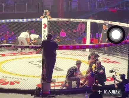 阿曼塔耶夫vs赵佳琪,虽然输了,赵佳琪还是挺勇猛的#拳台对决现场太燃了 #格斗之夜