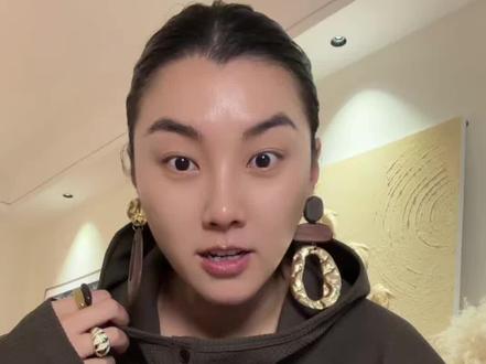 这价竟然能买到陈伟霆的潮牌?巨洋气巨高级巨大牌啊啊!! #陈伟霆 #五一出游穿搭 #开春穿搭#ootd分享 #出游吸睛look