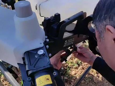 T100s药筒换撒肥筒教程 #新农人新天地
#河南新农人
@大疆农业-河南爱飞