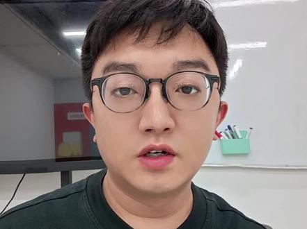 四年级下册第七单元《我的“自画像”》作文教学。关注我,单元作文不用愁!#四年级下册语文 #我的自画像 #四年级作文 #南京弘阳广场 #单元作文