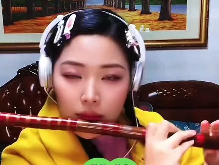 笛王春歌《苦韵》 没有视频传了,传春歌直播录屏视频,大家凑合看吧!别看春歌吹的快,韵味不少一点#笛子#苦韵#我要上热门#王春歌笛子#热门音乐🔥
