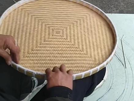 小簸箕编制过程#竹编 #传统手艺 #纯手工编制