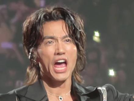 言承旭真空造型亮相演唱会,大秀完美胸肌,网友感叹不愧是林志玲爱过的男人#言承旭 #F4 #F4演唱会 #我是真的真的很爱你